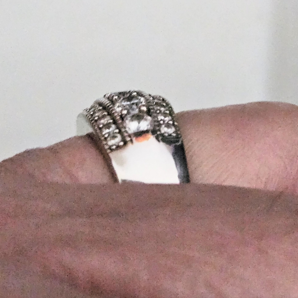 BELLA LUCE DIAMOND BAND RING RHODIUM OVER STERLING SILVER SIZE 7 3/4 - Picture 3 of 6